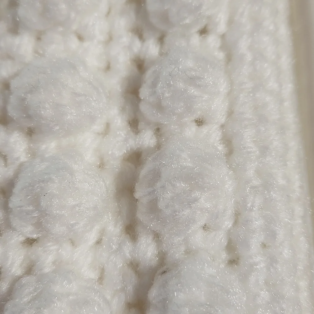 Beautiful crocheted white lined purse - new - Picture 5 of 6